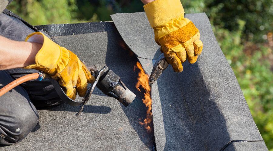 Professional gutter cleaning in Chestnut Ridge, PA